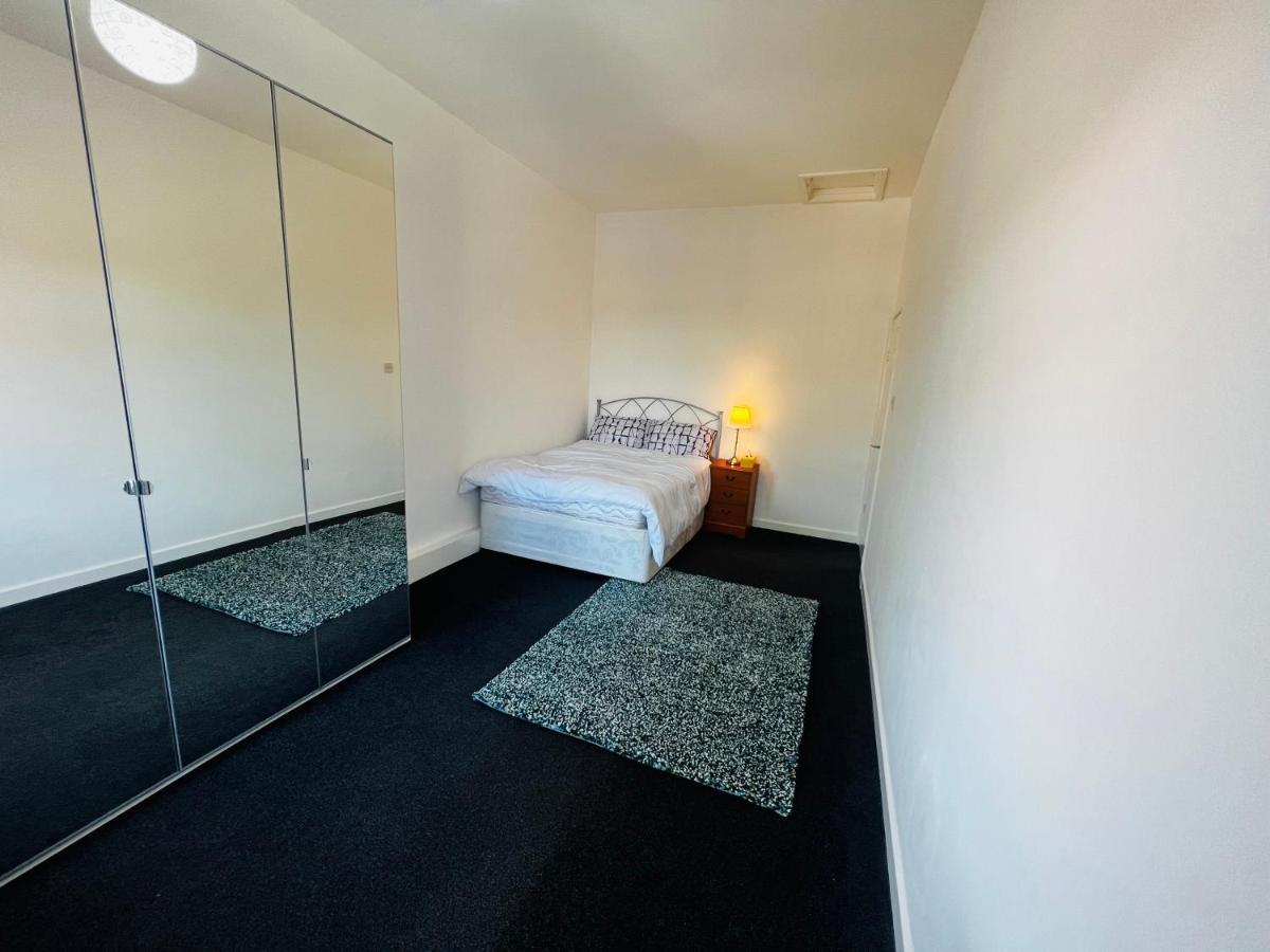 Liberty Inn Room With Sharing Toilet And Kitchen Liverpool Exteriér fotografie