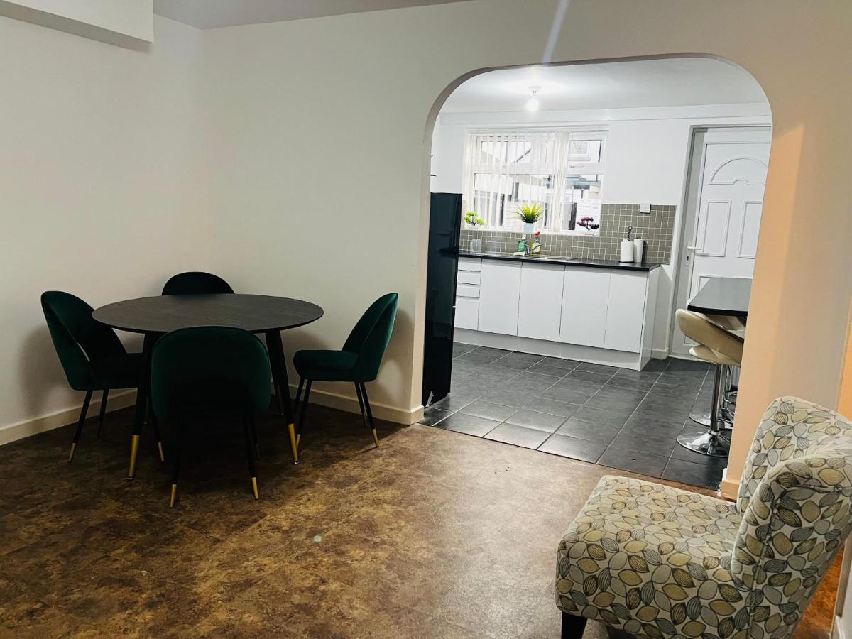 Liberty Inn Room With Sharing Toilet And Kitchen Liverpool Exteriér fotografie