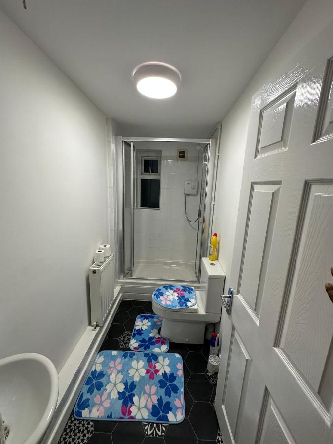 Liberty Inn Room With Sharing Toilet And Kitchen Liverpool Exteriér fotografie