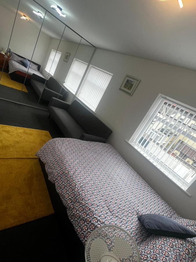 Liberty Inn Room With Sharing Toilet And Kitchen Liverpool Exteriér fotografie