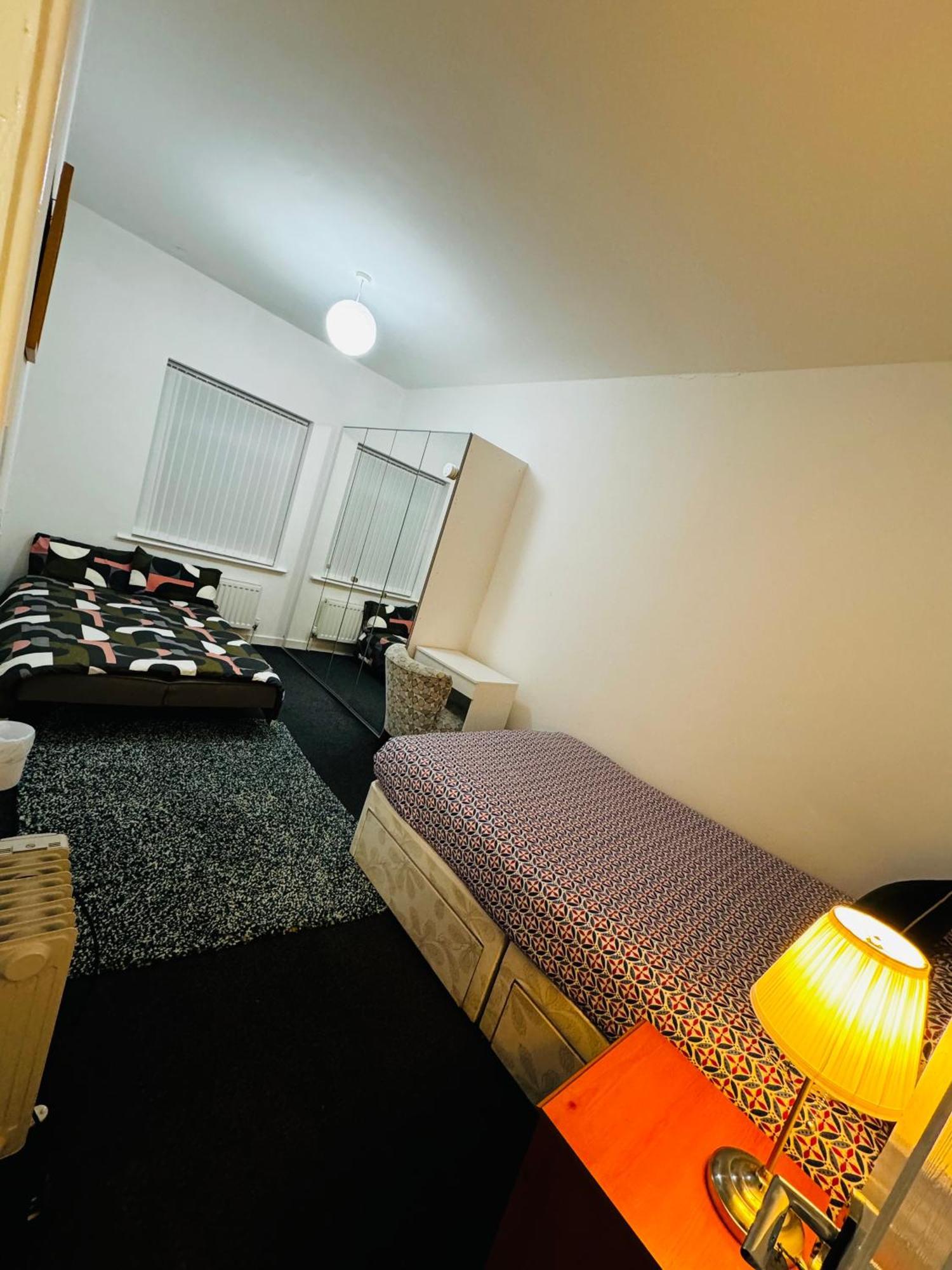 Liberty Inn Room With Sharing Toilet And Kitchen Liverpool Exteriér fotografie
