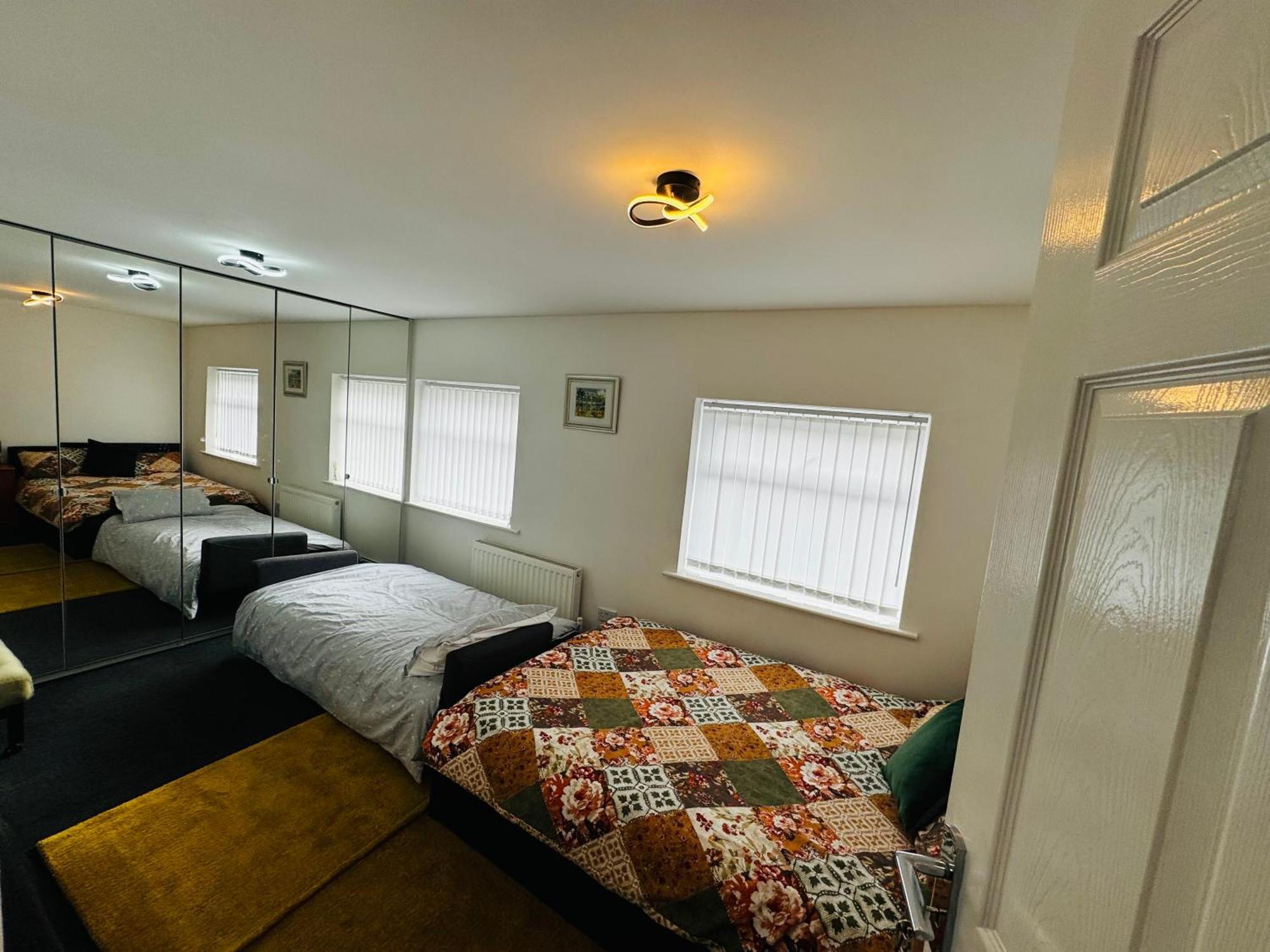 Liberty Inn Room With Sharing Toilet And Kitchen Liverpool Exteriér fotografie